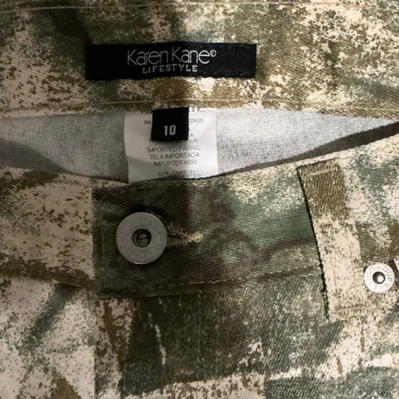 NWOT Karen Kane Green and Brown Patterned Pants Size 10 - Picture 9 of 12